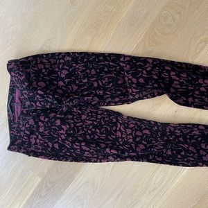 Jbrand velvet Maroon jeans 29 620 Women's Brocade Velvet Mid-Rise Slim Fit